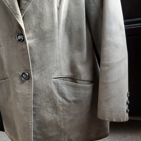 Vintage Mantessa suede jacket - Picture 3 of 14
